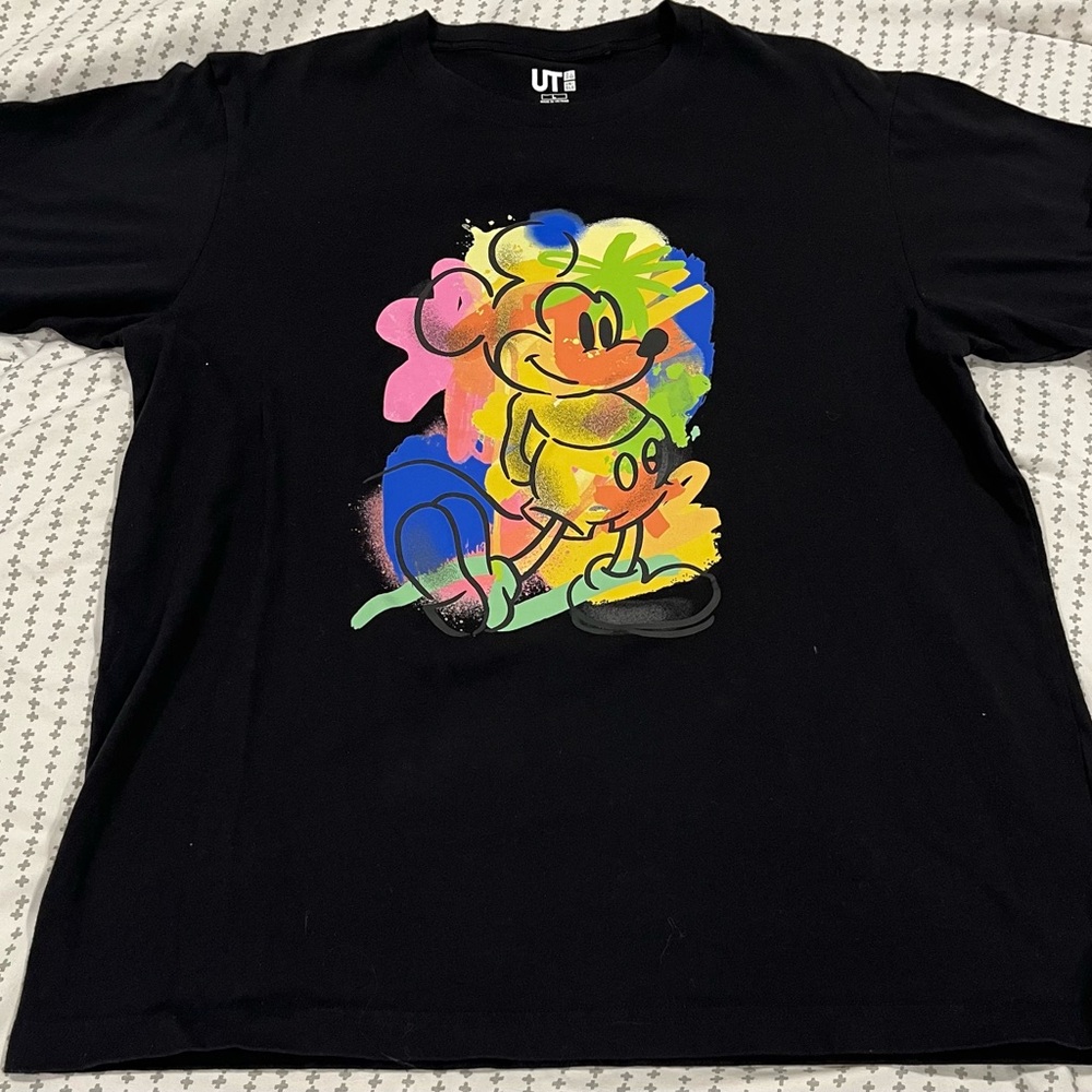 Uniqlo Black Graphic T-Shirt